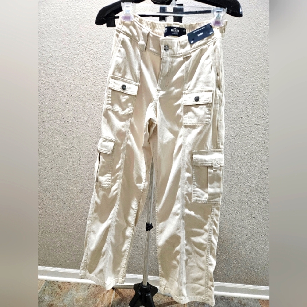 NWT Hollister Cream Low Rise Wide Leg Baggy Cargo Pants Size 00R